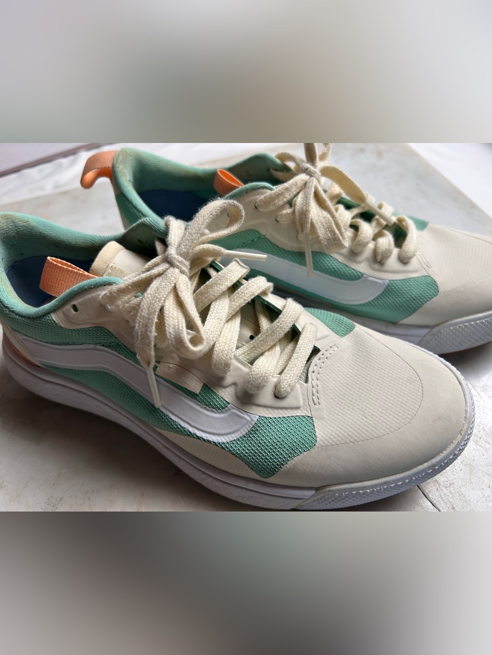 Vans Long Range Low-Top Sneakers in Cream & Mint Womens 6. Mens 5